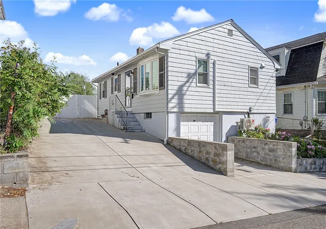 Homes for sale in Pawtucket, RI | 15 Beechwood Ave, Pawtucket, RI 02860 | MLS# 1414893