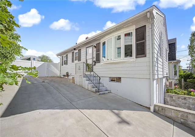 3rd image of 15 Beechwood Ave, Pawtucket, RI 02860 | MLS# 1414893