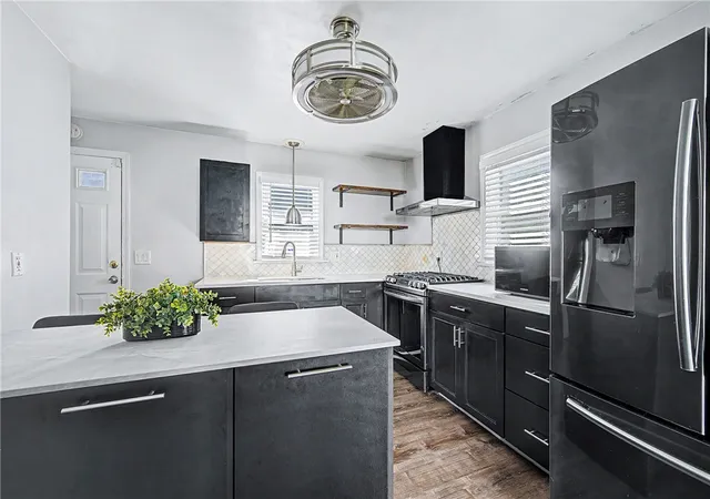 4th image of 15 Beechwood Ave, Pawtucket, RI 02860 | MLS# 1414893