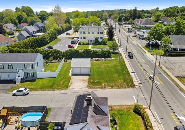 Homes for sale in Portsmouth, RI | 3055 East Main Rd, Portsmouth, RI 02871 | MLS# 1414541