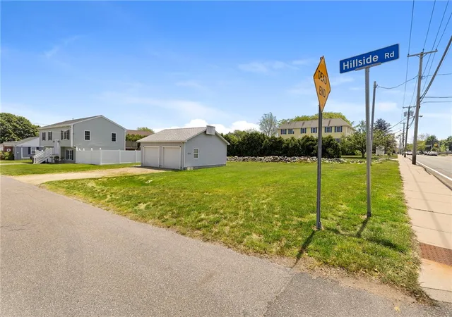 Homes for sale in Portsmouth, RI | 3055 East Main Rd, Portsmouth, RI 02871 | MLS# 1414541