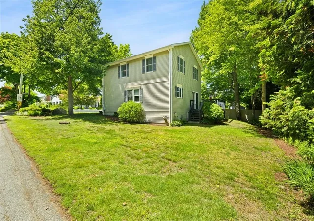 Homes for sale in Bristol, RI | 2 Lafayette Dr, Bristol, RI 02809 | MLS# 1414935