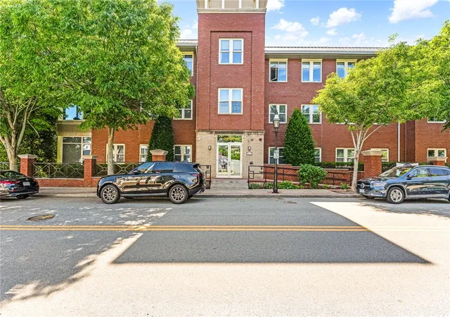 Homes for sale in Bristol, RI | 341 Thames St #302-S, Bristol, RI 02809 | MLS# 1414892