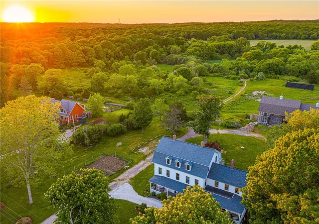 2nd image of 919 Matunuck School House Rd, Wakefield, RI 02879 | MLS# 1413662