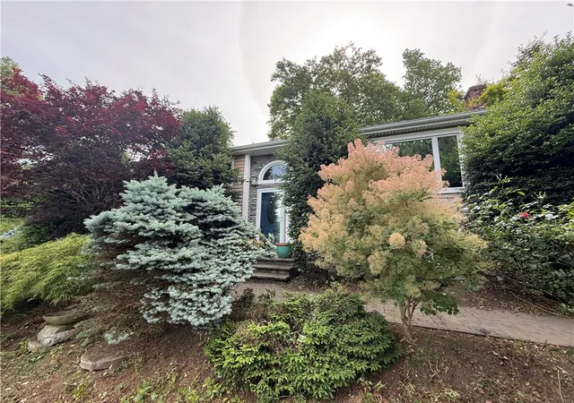 4th image of 1 Edgewood Ave, Hopkinton, RI 02804 | MLS# 1414986