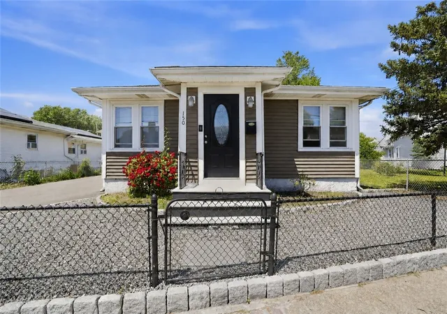Homes for sale in Pawtucket, RI | 150 Senate St, Pawtucket, RI 02861 | MLS# 1414648