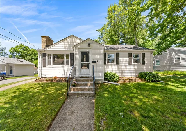 Homes for sale in North Providence, RI | 10 Craigie St, North Providence, RI 02911 | MLS# 1414156