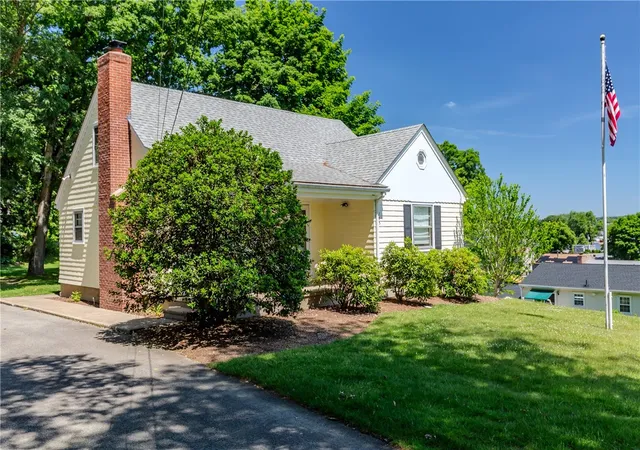 3rd image of 105 Borden Ave, Johnston, RI 02919 | MLS# 1414496