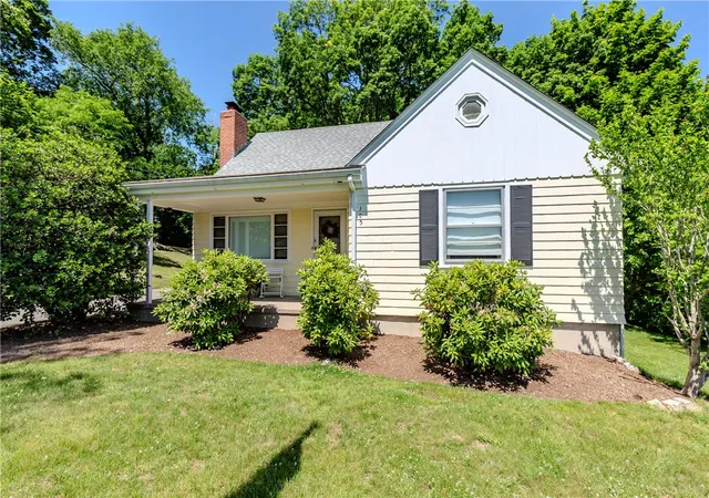 4th image of 105 Borden Ave, Johnston, RI 02919 | MLS# 1414496