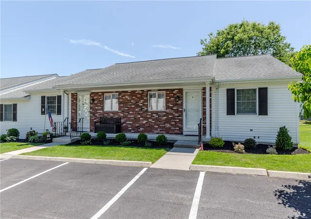 Homes for sale in Johnston, RI | 4 Scenery Ln, Johnston, RI 02919 | MLS# 1414914