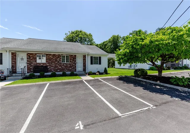3rd image of 4 Scenery Ln, Johnston, RI 02919 | MLS# 1414914