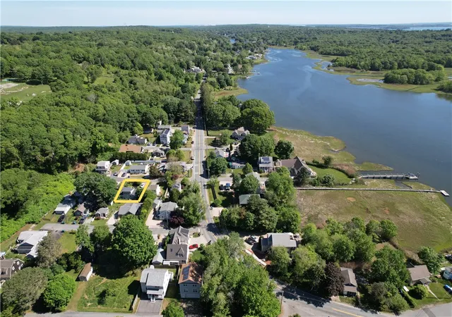 Homes for sale in South Kingstown, RI | 36 Maple St, South Kingstown, RI 02879 | MLS# 1414227