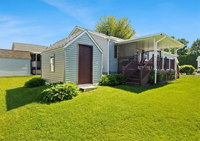 Homes for sale in Tiverton, RI | 59 Robin Dr, Tiverton, RI 02878 | MLS# 1414559