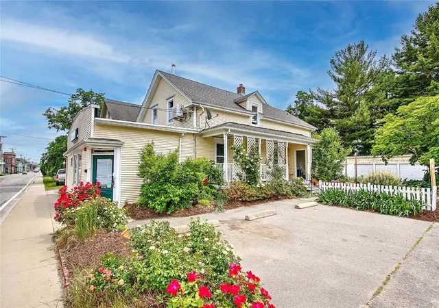 Homes for sale in Warren, RI | 73 Child St, Warren, RI 02885 | MLS# 1414668