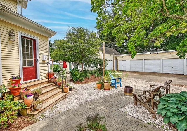 Homes for sale in Warren, RI | 73 Child St, Warren, RI 02885 | MLS# 1414668