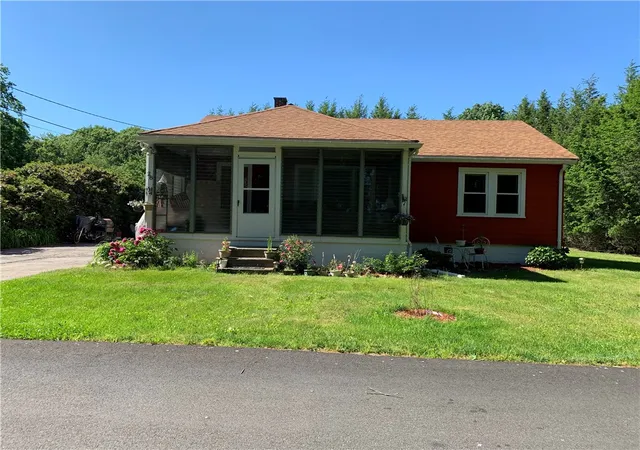 Homes for sale in Cumberland, RI | 28 Old Reservoir Rd, Cumberland, RI 02864 | MLS# 1414853