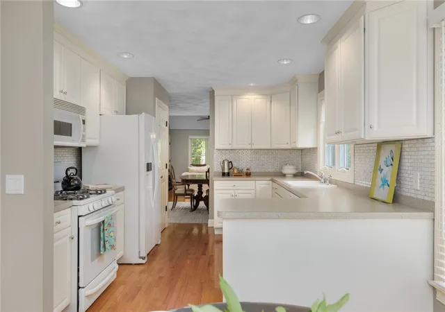 5th image of 64 Channel Vw #4, Warwick, RI 02889 | MLS# 1414641