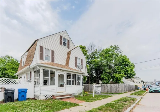 Homes for sale in Cranston, RI | 27 Cliffdale Ave, Cranston, RI 02905 | MLS# 1415046