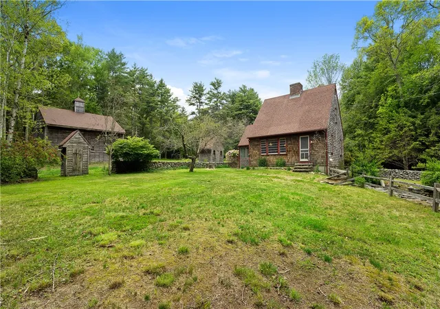 Homes for sale in Foster, RI | 17 Burgess Rd, Foster, RI 02825 | MLS# 1415045