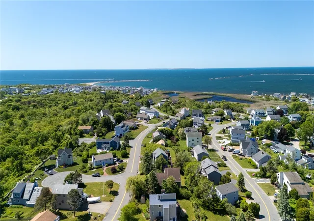 3rd image of 39 White Swan Dr, Narragansett, RI 02882 | MLS# 1414977