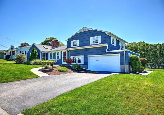 Homes for sale in Cumberland, RI | 62 Meadowcrest Dr, Cumberland, RI 02864 | MLS# 1413877
