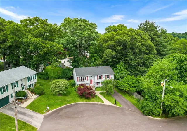 Homes for sale in North Providence, RI | 1 Jared Ct, North Providence, RI 02911 | MLS# 1415049