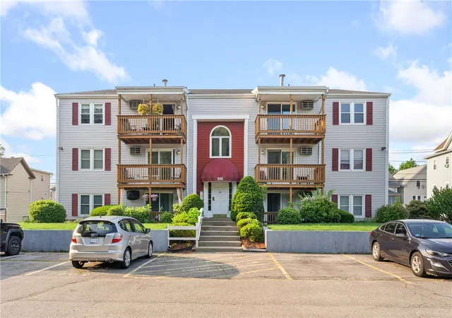 Homes for sale in Woonsocket, RI | 555 Diamond Hill Rd #303, Woonsocket, RI 02895 | MLS# 1415044