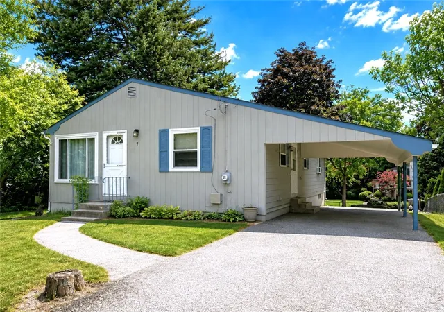 Homes for sale in Coventry, RI | 7 Dell St, Coventry, RI 02816 | MLS# 1414883
