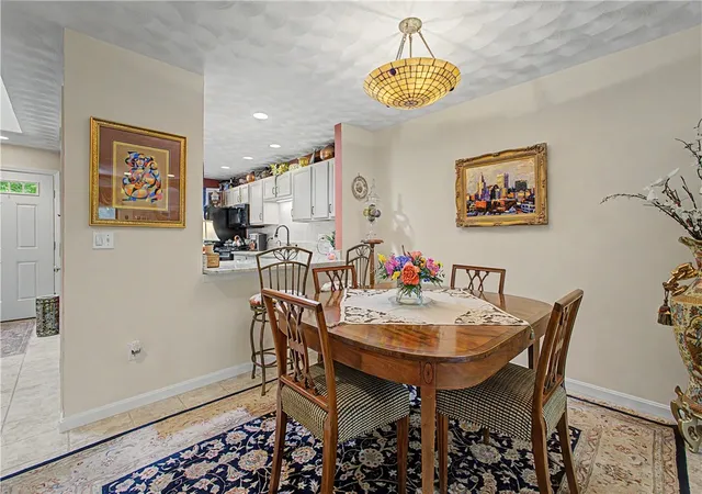 Homes for sale in Lincoln, RI | 5 Wake Robin Rd #3004, Lincoln, RI 02865 | MLS# 1414695