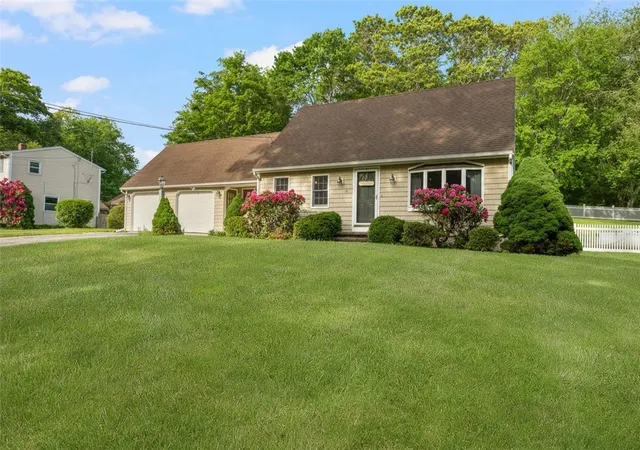Homes for sale in Charlestown, RI | 14 Driftwood Dr, Charlestown, RI 02813 | MLS# 1414010
