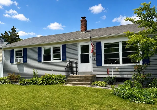 Homes for sale in North Kingstown, RI | 302 Shore Acres Ave, North Kingstown, RI 02852 | MLS# 1415063