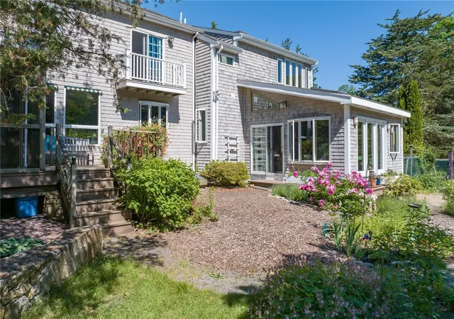 Homes for sale in Tiverton, RI | 517 Lake Rd, Tiverton, RI 02878 | MLS# 1415096