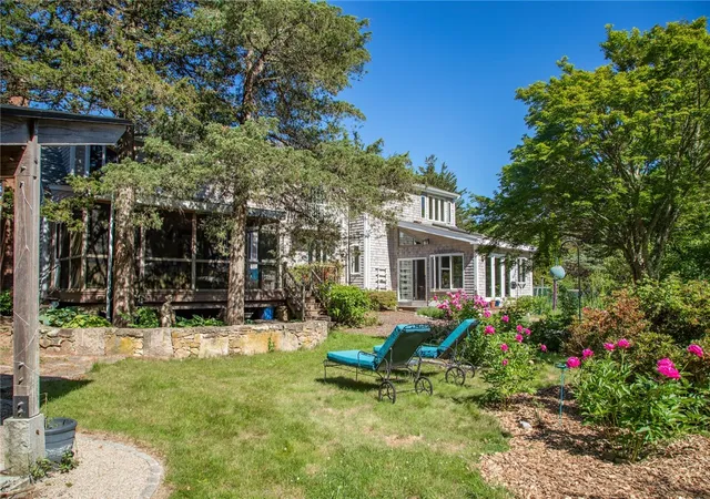 Homes for sale in Tiverton, RI | 517 Lake Rd, Tiverton, RI 02878 | MLS# 1415096