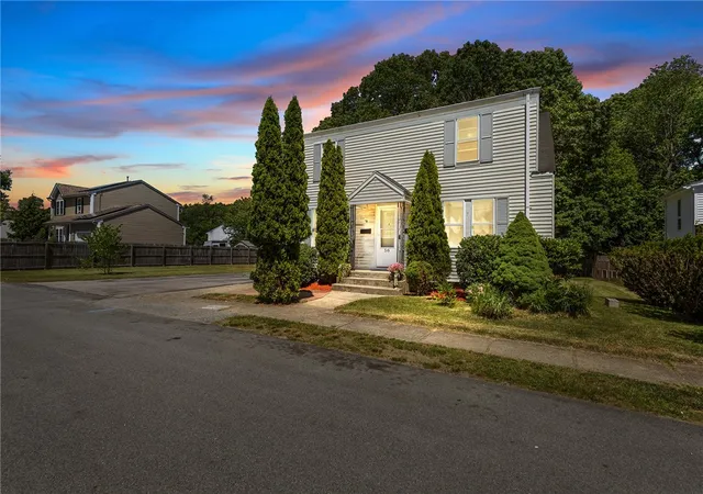Homes for sale in Cranston, RI | 58 Perkins Ave, Cranston, RI 02910 | MLS# 1415127