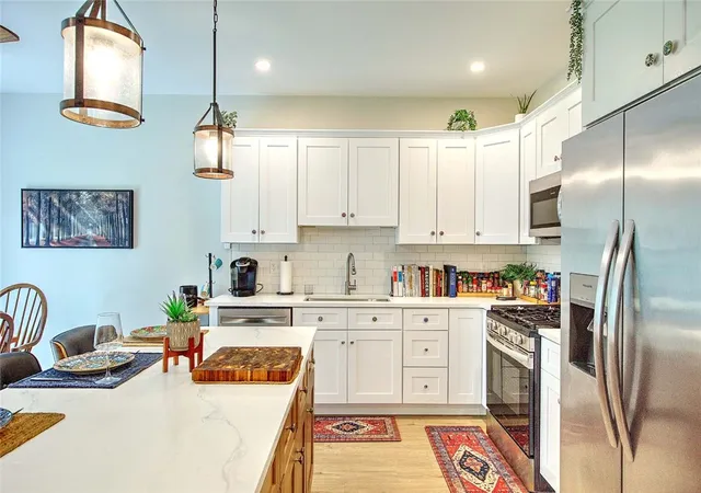 Homes for sale in Lincoln, RI | 1485 Lonsdale Ave #C, Lincoln, RI 02865 | MLS# 1415042