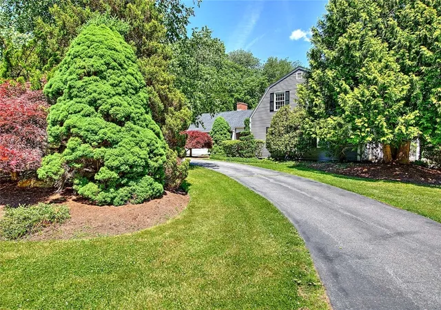 Homes for sale in Lincoln, RI | 15 Sylvia Ln, Lincoln, RI 02865 | MLS# 1415124