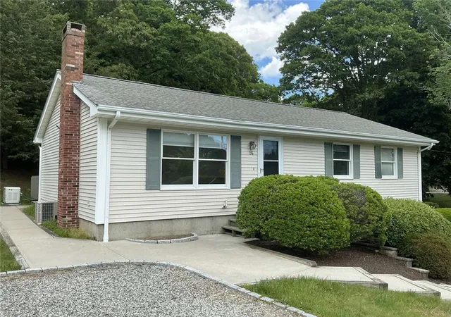 Homes for sale in South Kingstown, RI | 196 E Narragansett Ave, South Kingstown, RI 02879 | MLS# 1415167