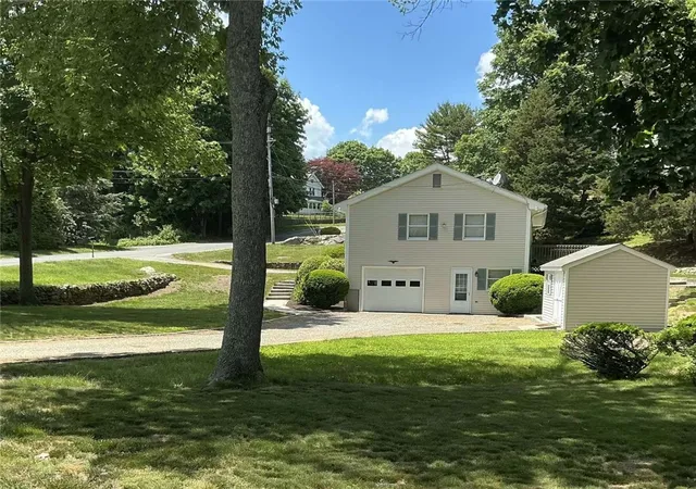 Homes for sale in South Kingstown, RI | 196 E Narragansett Ave, South Kingstown, RI 02879 | MLS# 1415167