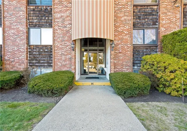 Homes for sale in Warren, RI | 510 Child St #201C, Warren, RI 02885 | MLS# 1415178