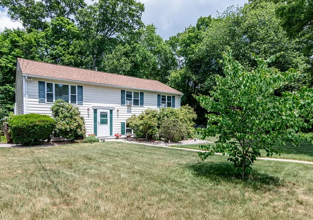 Homes for sale in Coventry, RI | 5 Lions Dr, Coventry, RI 02816 | MLS# 1415163
