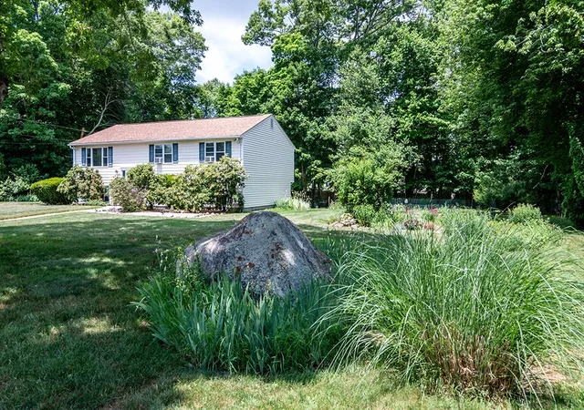 Homes for sale in Coventry, RI | 5 Lions Dr, Coventry, RI 02816 | MLS# 1415163