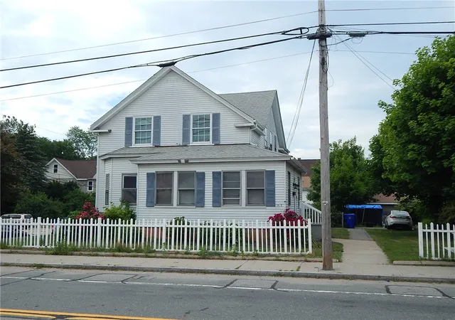 Homes for sale in North Providence, RI | 1915 Smith St, North Providence, RI 02911 | MLS# 1415120