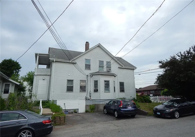Homes for sale in North Providence, RI | 1915 Smith St, North Providence, RI 02911 | MLS# 1415120