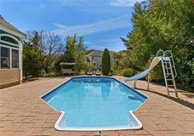 3rd image of 18 Quail Ridge Rd, Cranston, RI 02921 | MLS# 1415186