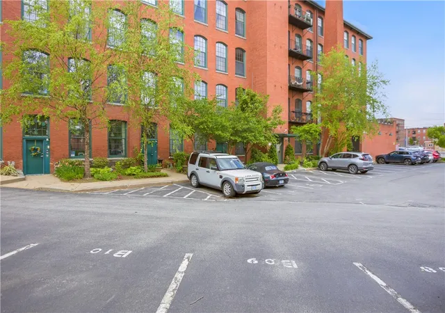 Homes for sale in Pawtucket, RI | 28 Bayley St St #406, Pawtucket, RI 02860 | MLS# 1415148