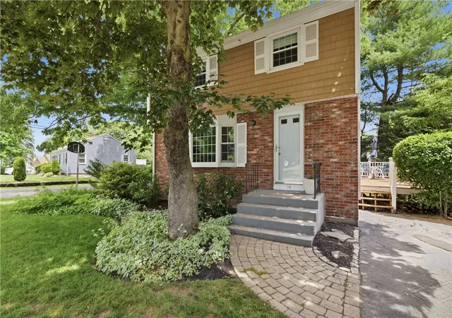Homes for sale in Cumberland, RI | 10 Sprague St, Cumberland, RI 02864 | MLS# 1415222