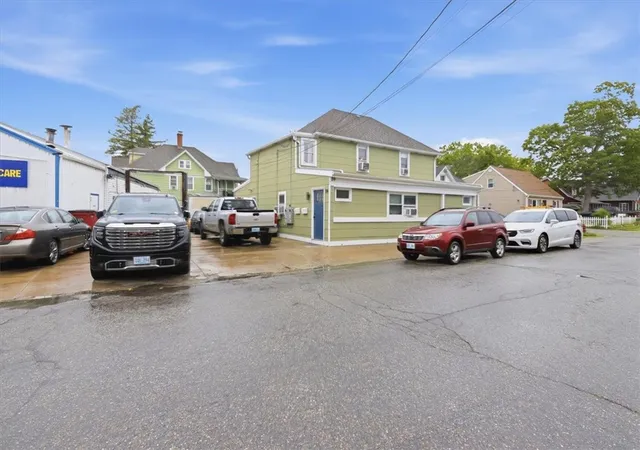 Homes for sale in Woonsocket, RI | 20 Oakton St, Woonsocket, RI 02895 | MLS# 1414616