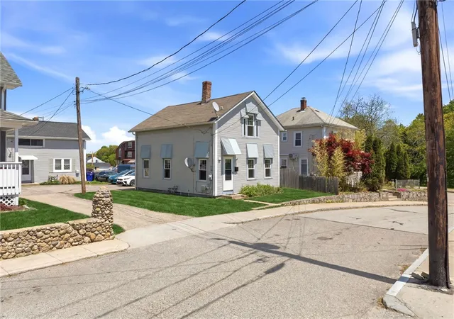 Homes for sale in West Warwick, RI | 12 Grove St, West Warwick, RI 02893 | MLS# 1415264