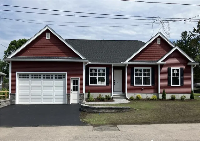 Homes for sale in North Kingstown, RI | 24 Murray Ave, North Kingstown, RI 02852 | MLS# 1415270