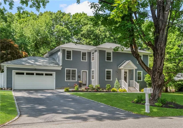 Homes for sale in Barrington, RI | 27 Christine Dr, Barrington, RI 02806 | MLS# 1414605